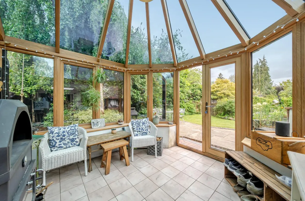 Captivating Grade II Listed Home, Nettlestead Green, photo 10