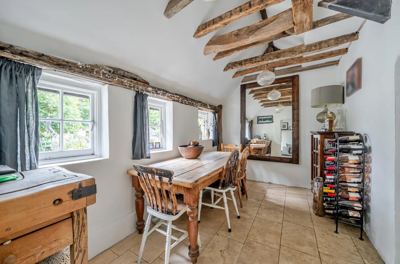 Captivating Grade II Listed Home, Nettlestead Green, photo 4