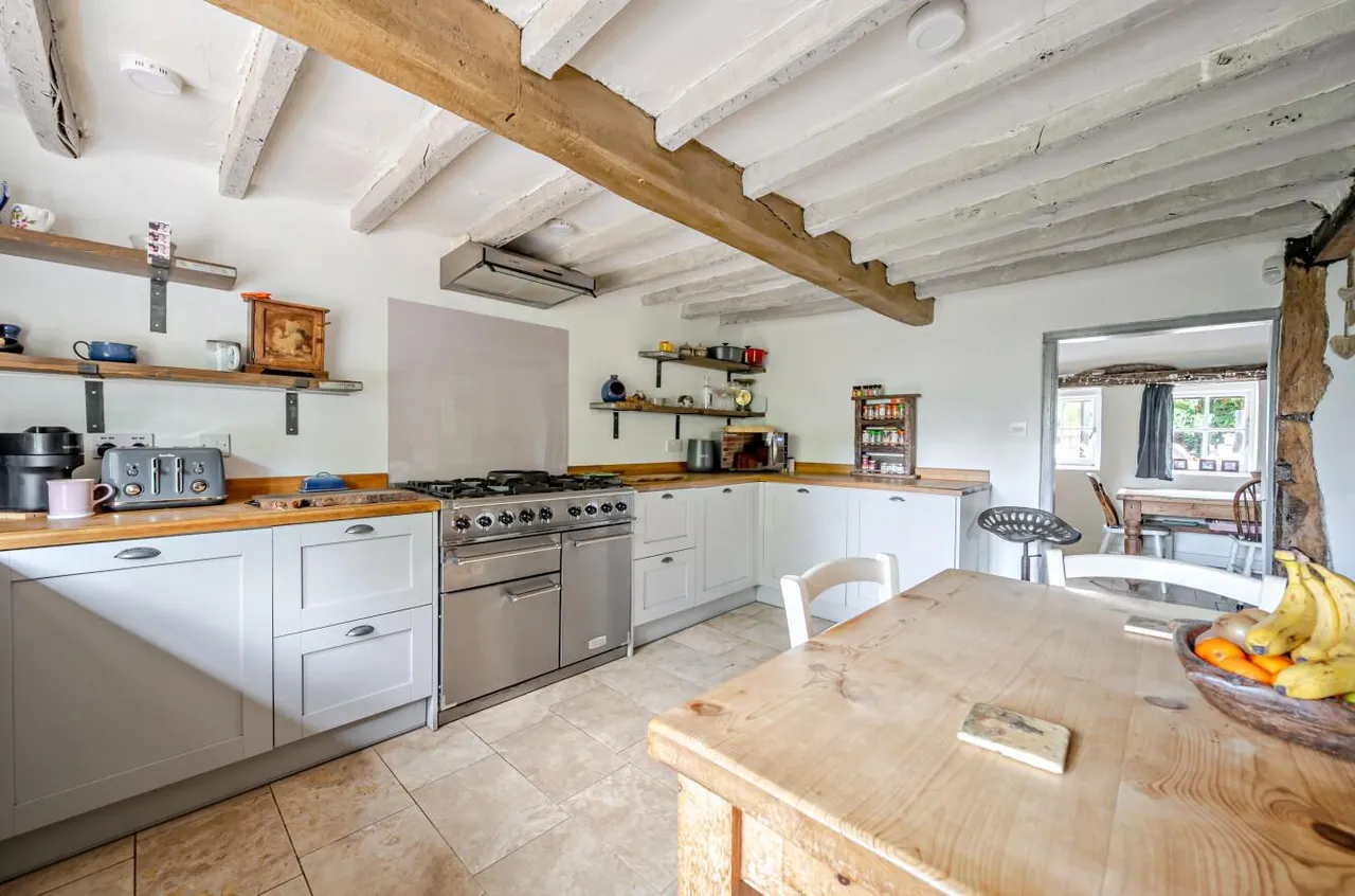Captivating Grade II Listed Home, Nettlestead Green, photo 5