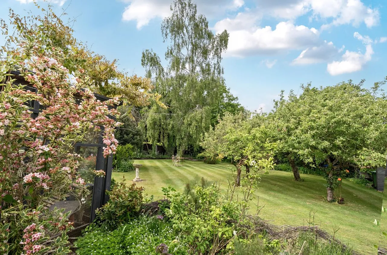 Captivating Grade II Listed Home, Nettlestead Green, photo 19