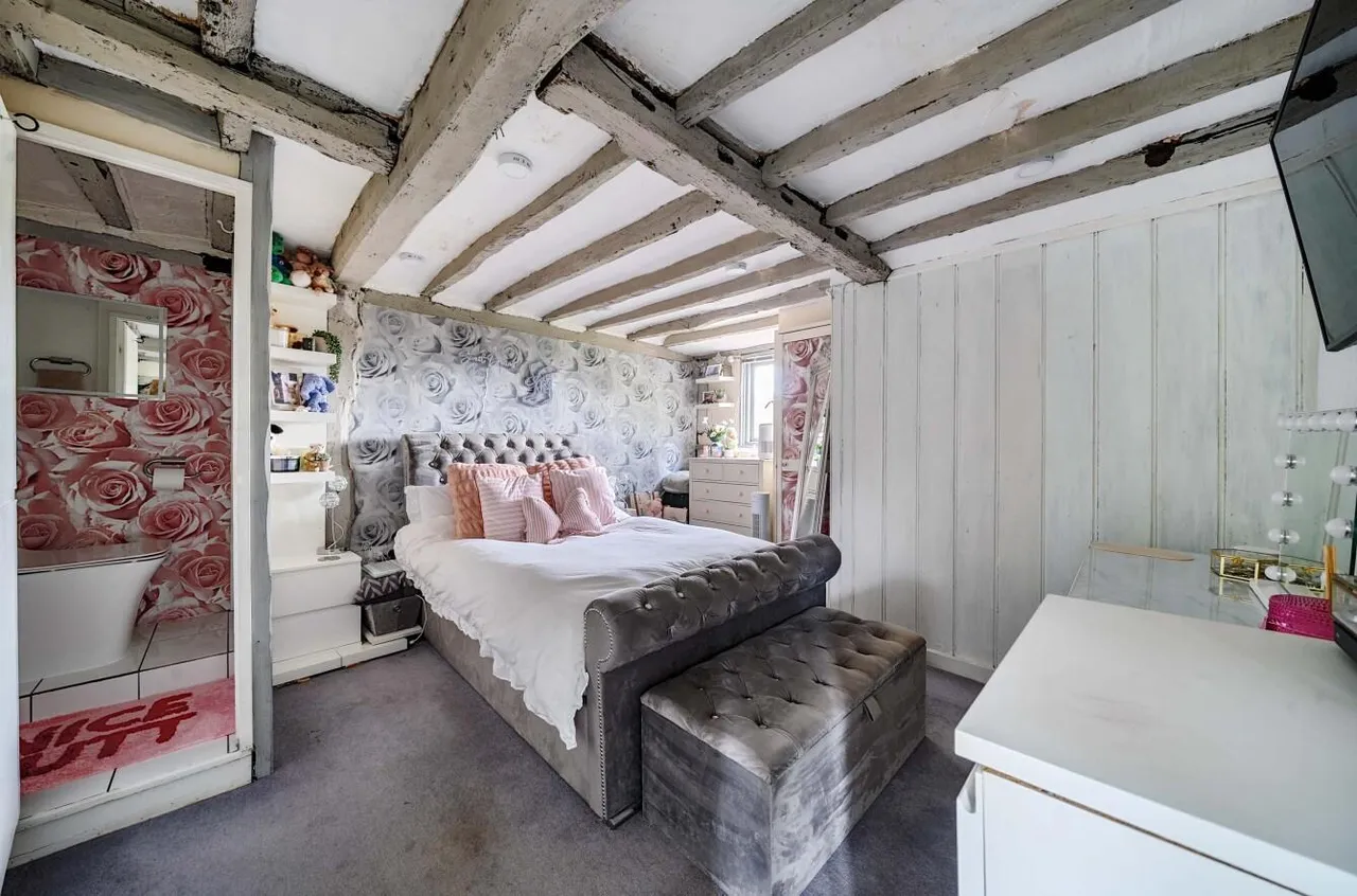 Captivating Grade II Listed Home, Nettlestead Green, photo 16