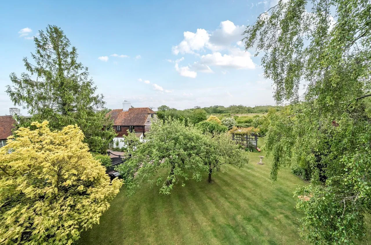 Captivating Grade II Listed Home, Nettlestead Green, photo 23