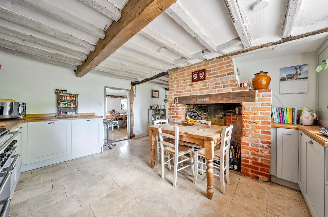Captivating Grade II Listed Home, Nettlestead Green, photo 6