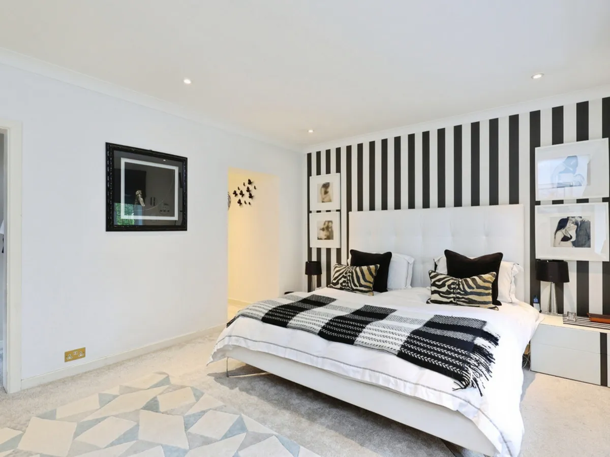 Dukes Wood Drive, Gerrards Cross, SL9, photo 11