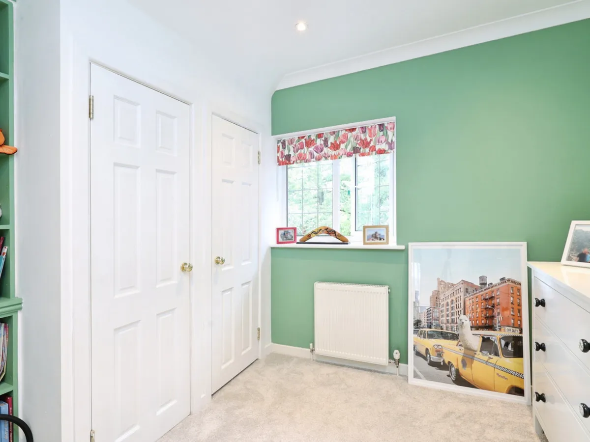 Dukes Wood Drive, Gerrards Cross, SL9, photo 18
