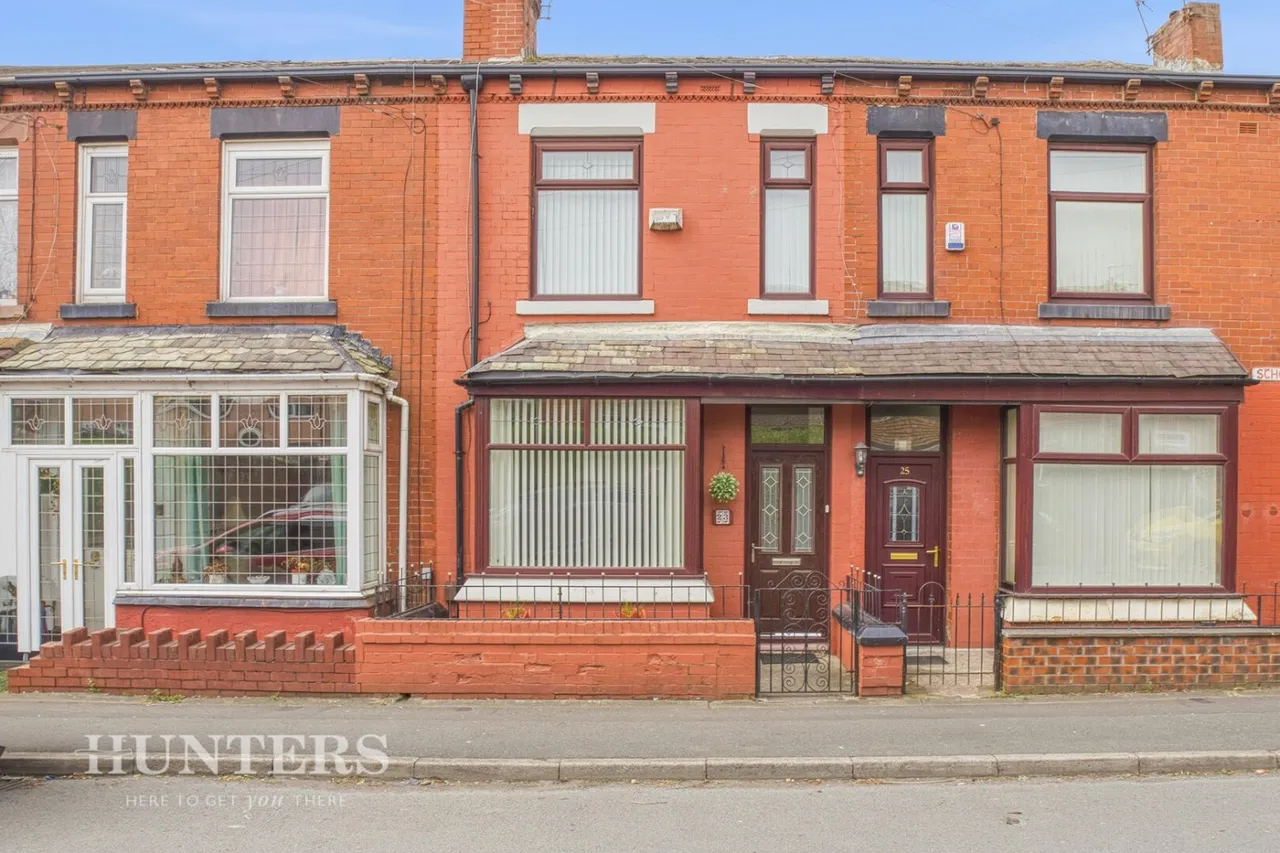 3 bed house for sale — School Road, Oldham