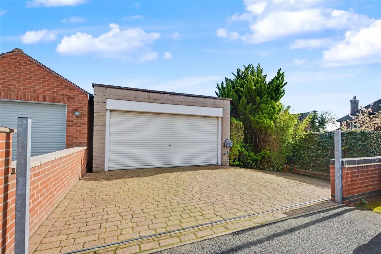 Ilkeston Road, Trowell, NG9, photo 4