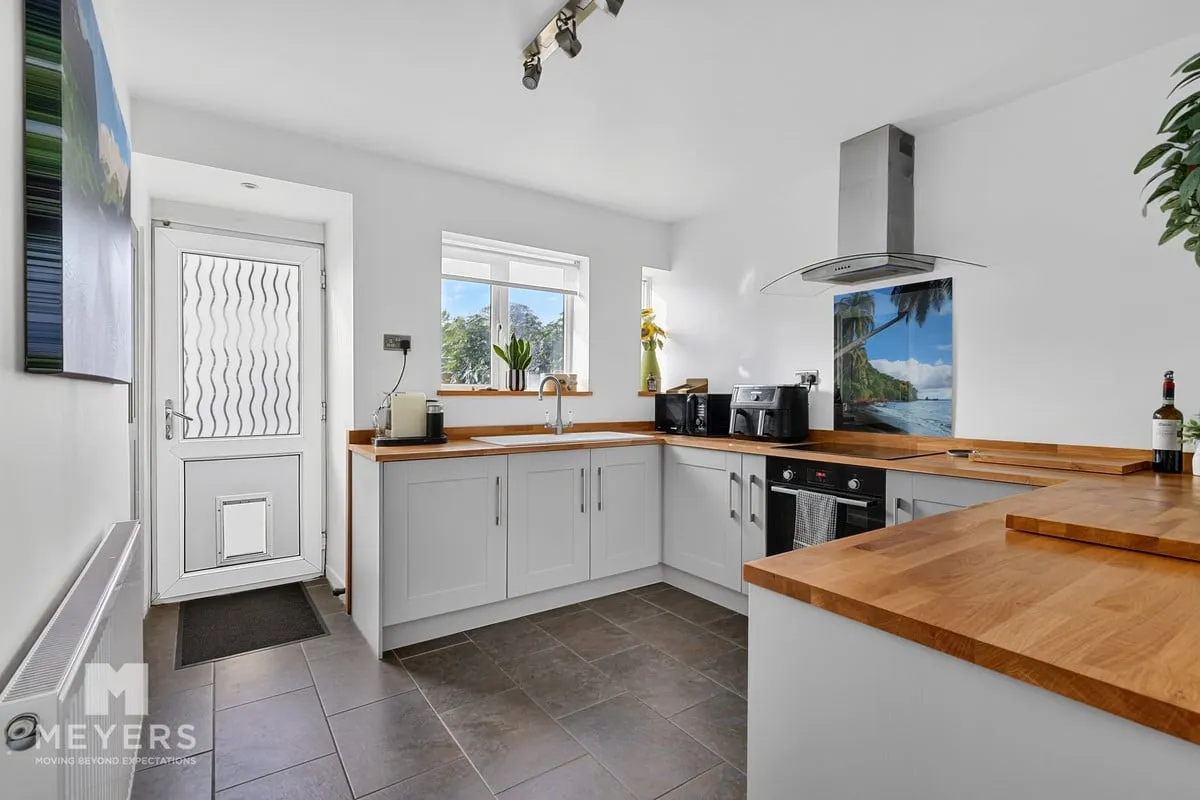 Iford Lane, Bournemouth, BH6, photo 21