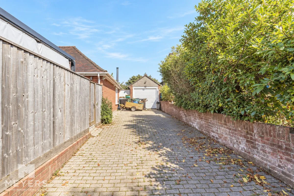 Iford Lane, Bournemouth, BH6, photo 39