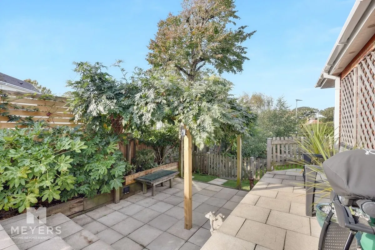 Iford Lane, Bournemouth, BH6, photo 35