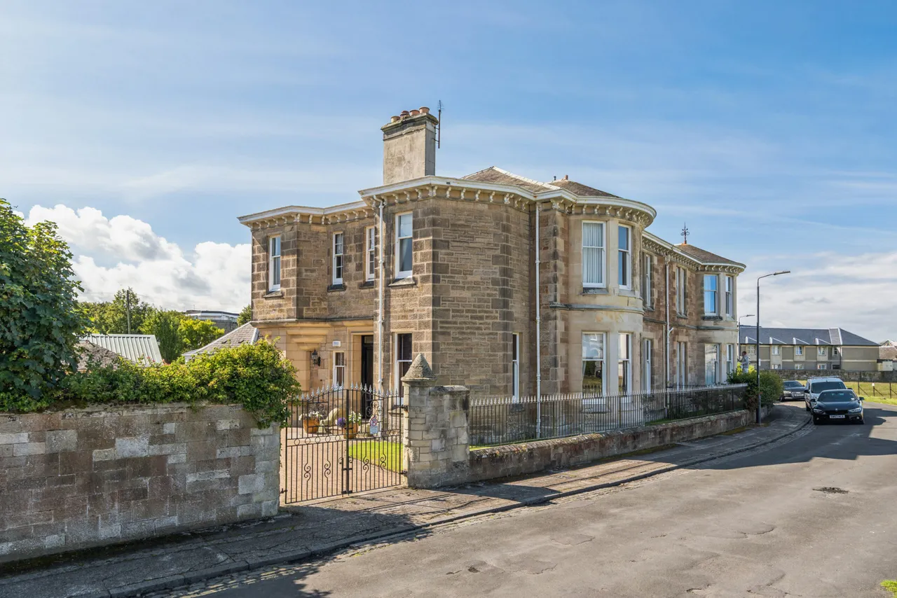 1 Alloway Park, Ayr, KA7 2AW, photo 2