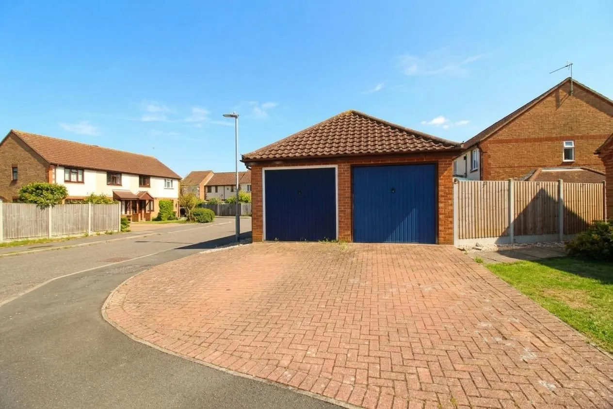 Sweet Briar Drive, Basildon, SS15, photo 13