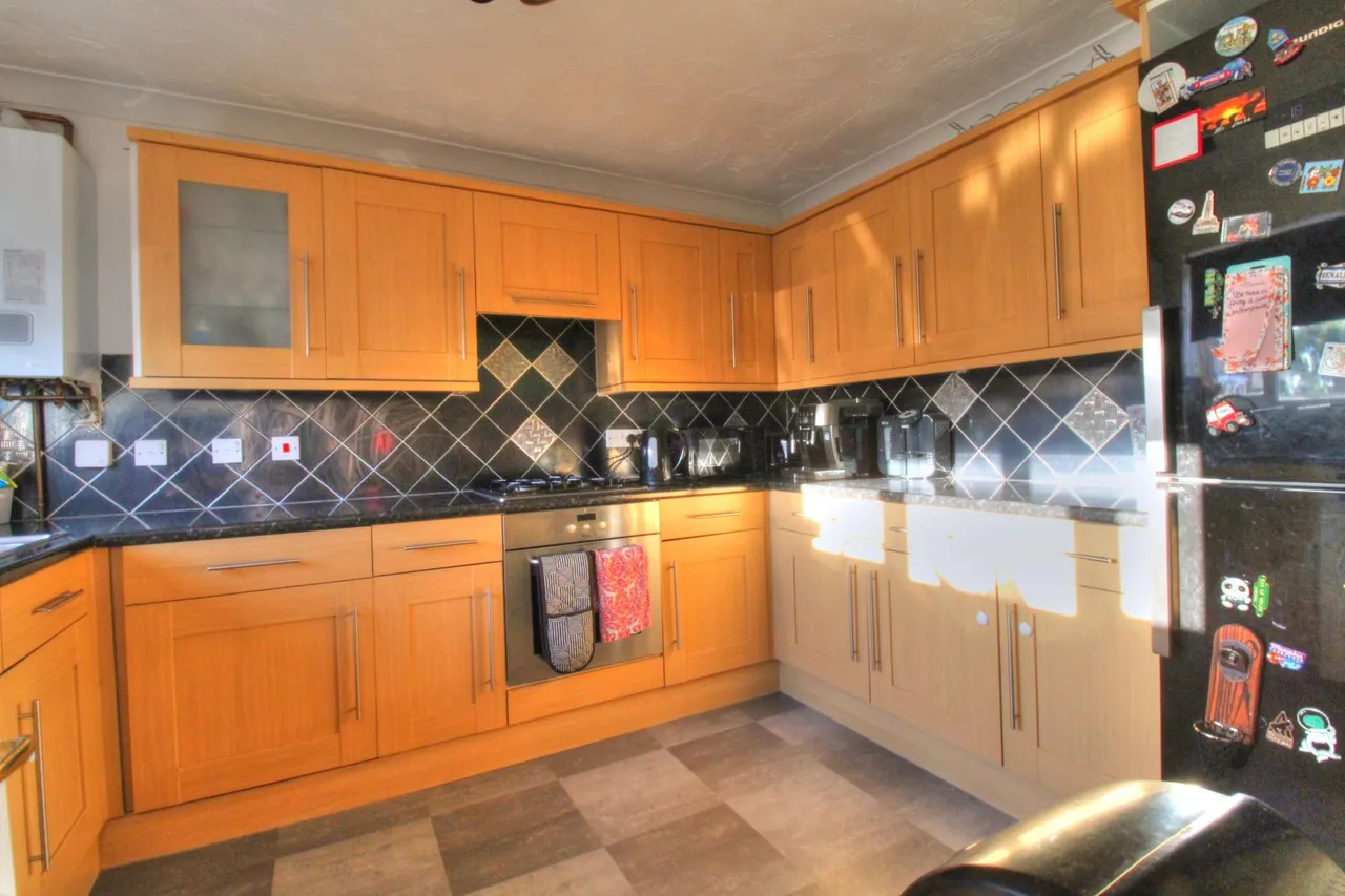 Sweet Briar Drive, Basildon, SS15, photo 6