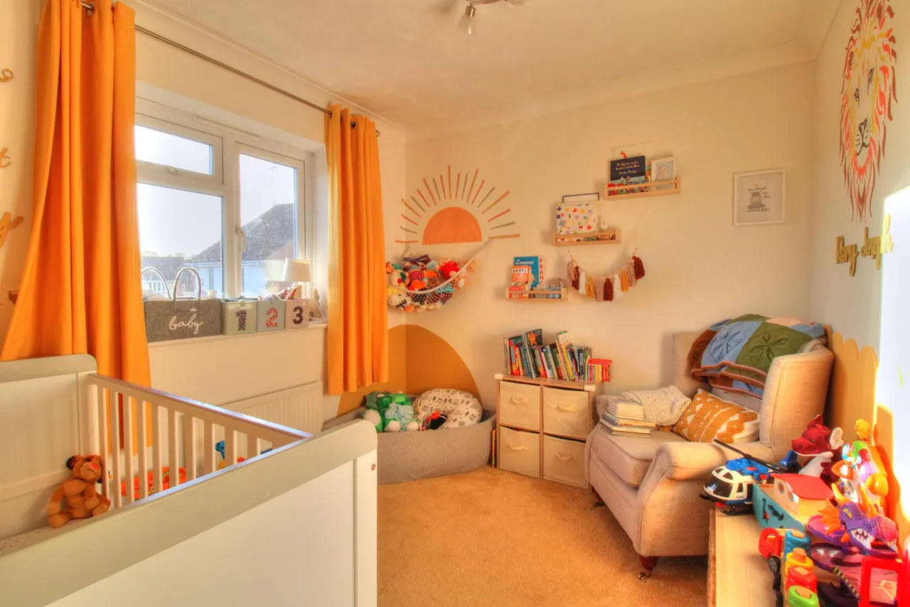 Sweet Briar Drive, Basildon, SS15, photo 11