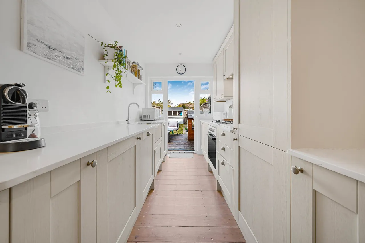 High Street, West Molesey, KT8, photo 12
