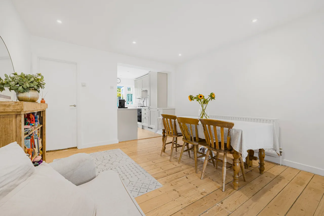 High Street, West Molesey, KT8, photo 5