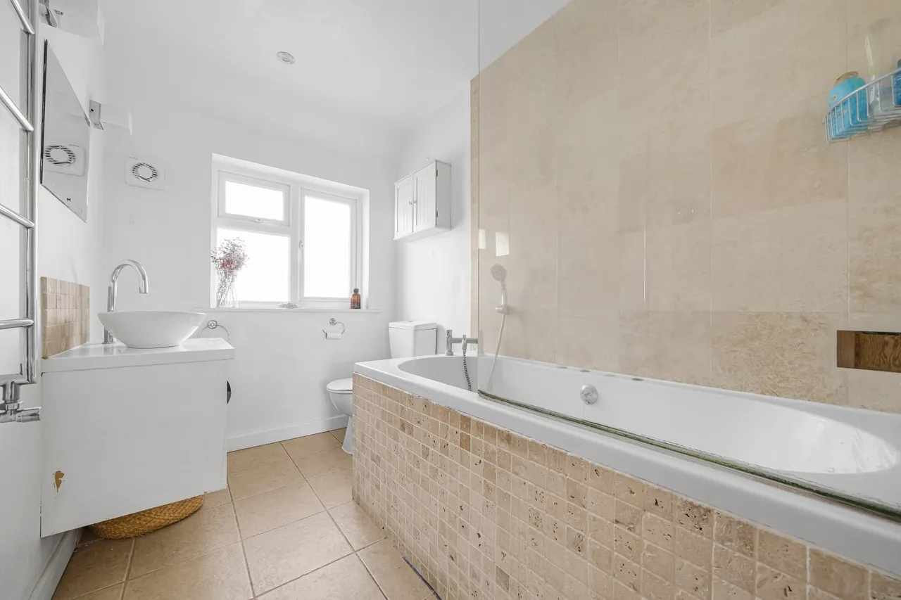 High Street, West Molesey, KT8, photo 8