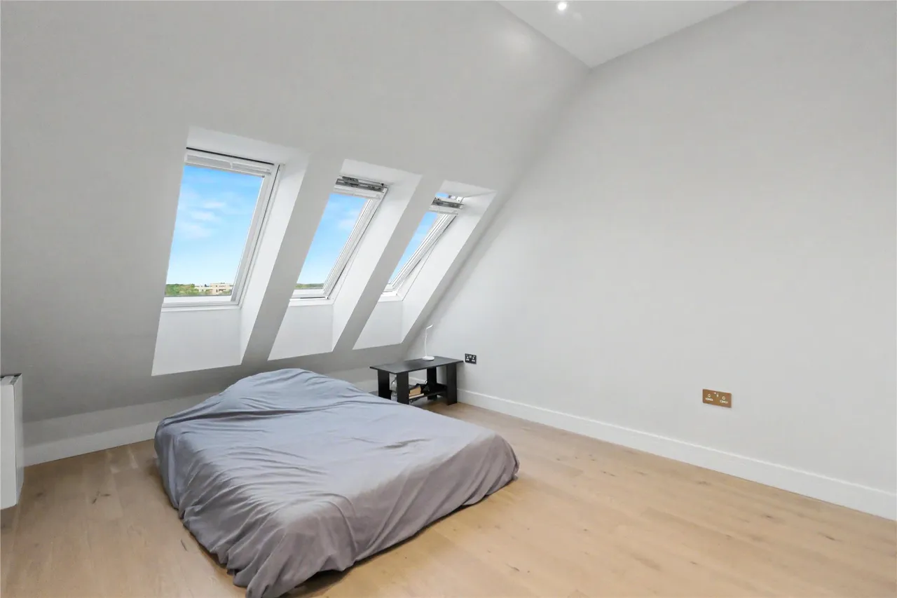 Albert Drive, Woking, GU21, photo 7