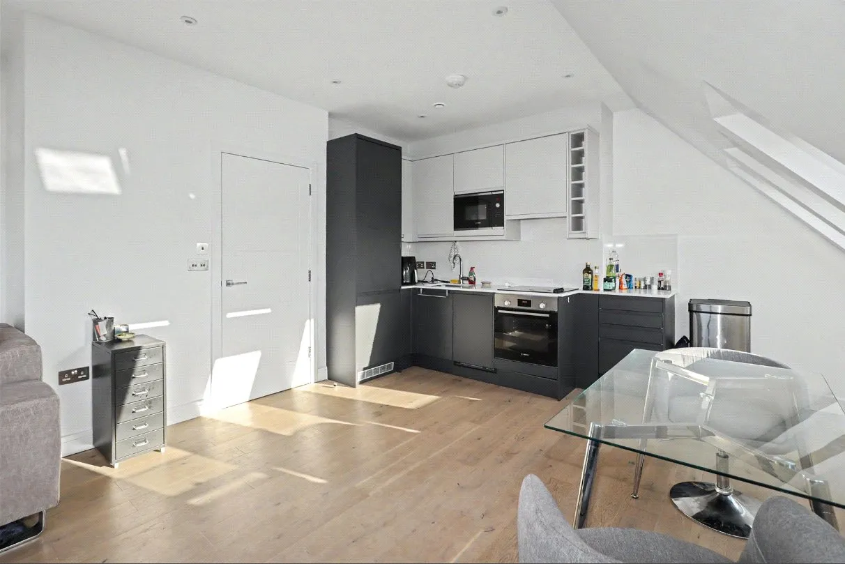 Albert Drive, Woking, GU21, photo 5