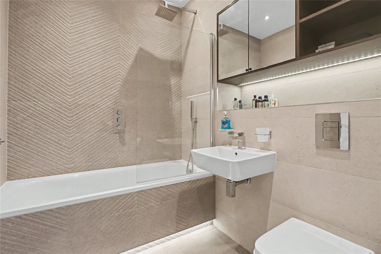 Albert Drive, Woking, GU21, photo 6