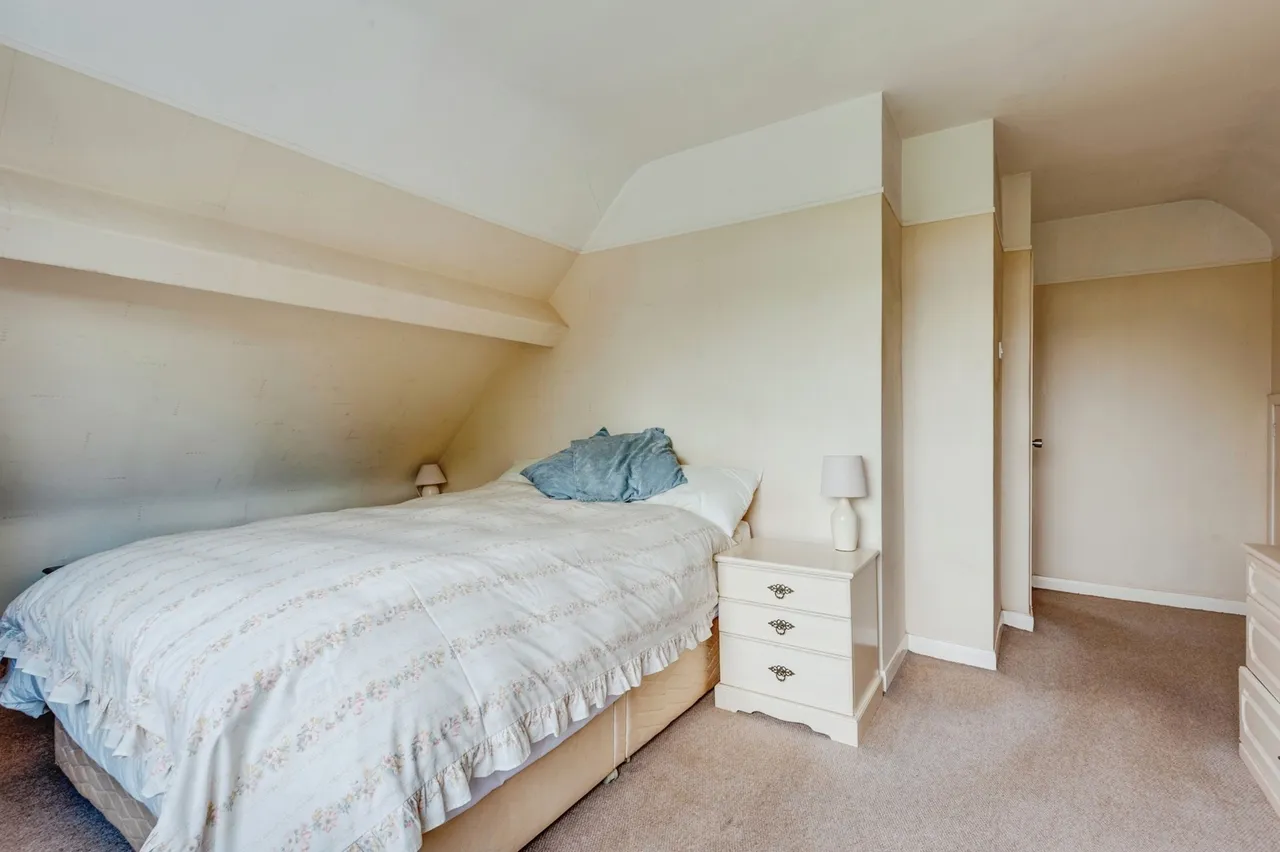 Heath Hey, Liverpool, L25, photo 27