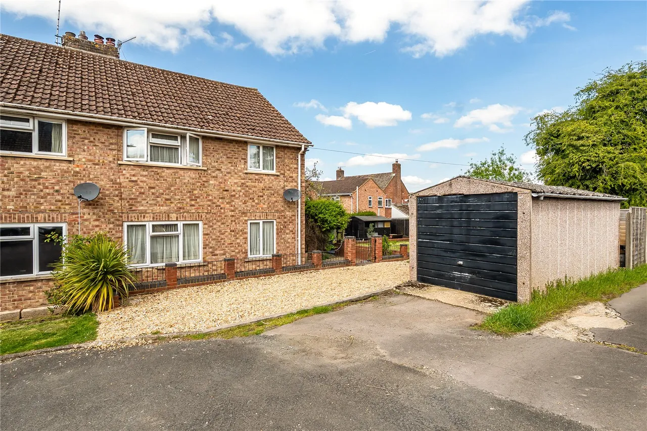 3 bed house for sale — Five Stiles Road, Marlborough, Wiltshire, SN8 4BL