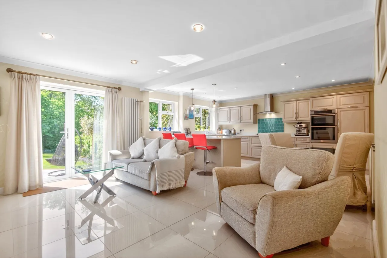 Bouverie Avenue South, Salisbury, Wiltshire, SP2 8EB, photo 5
