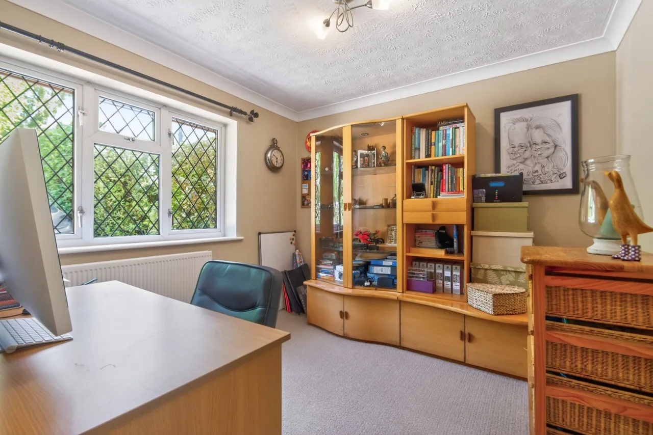 Bouverie Avenue South, Salisbury, Wiltshire, SP2 8EB, photo 9
