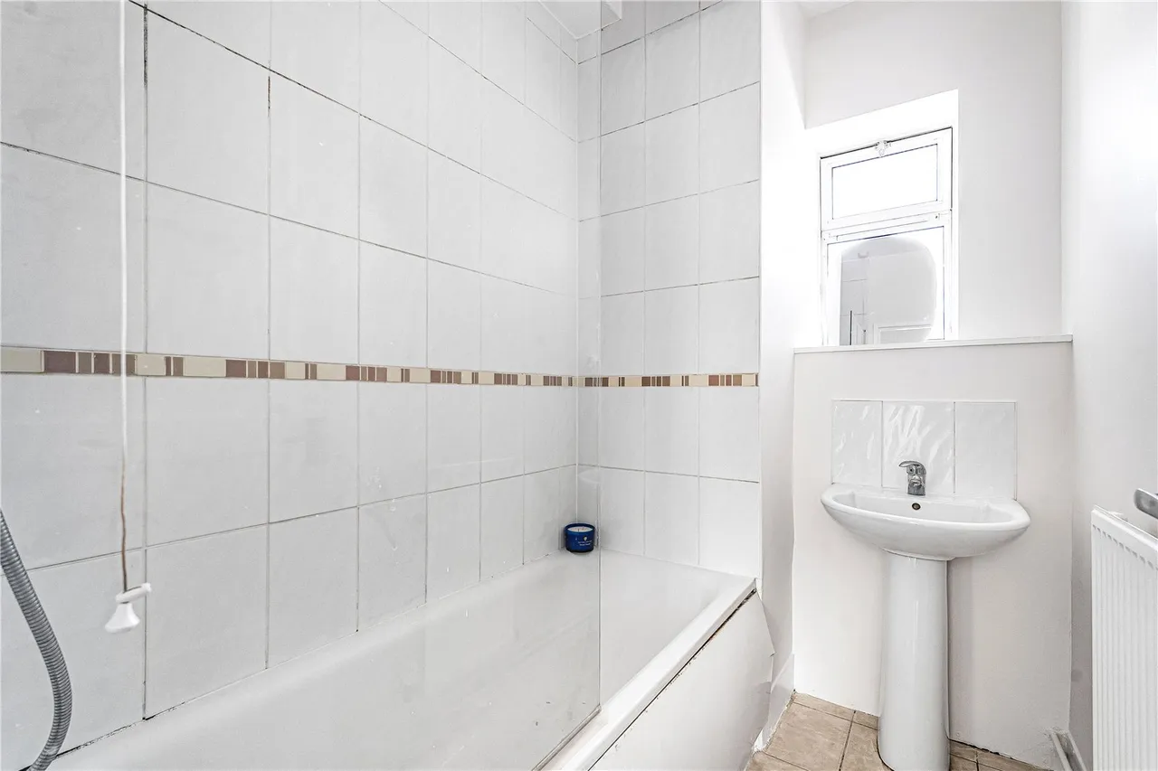 Toland Square, London, SW15, photo 11