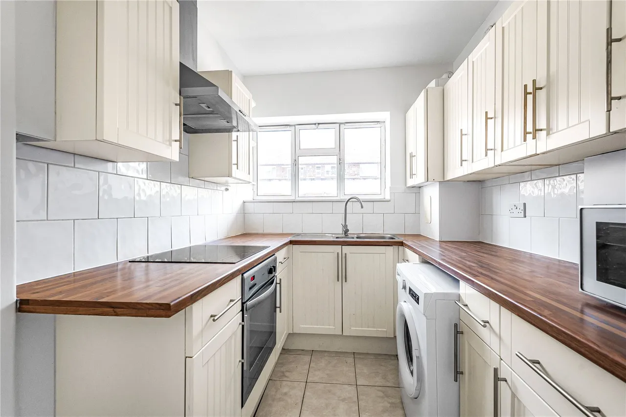 Toland Square, London, SW15, photo 3