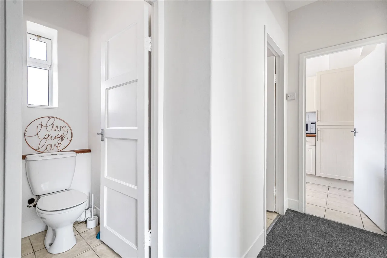 Toland Square, London, SW15, photo 12