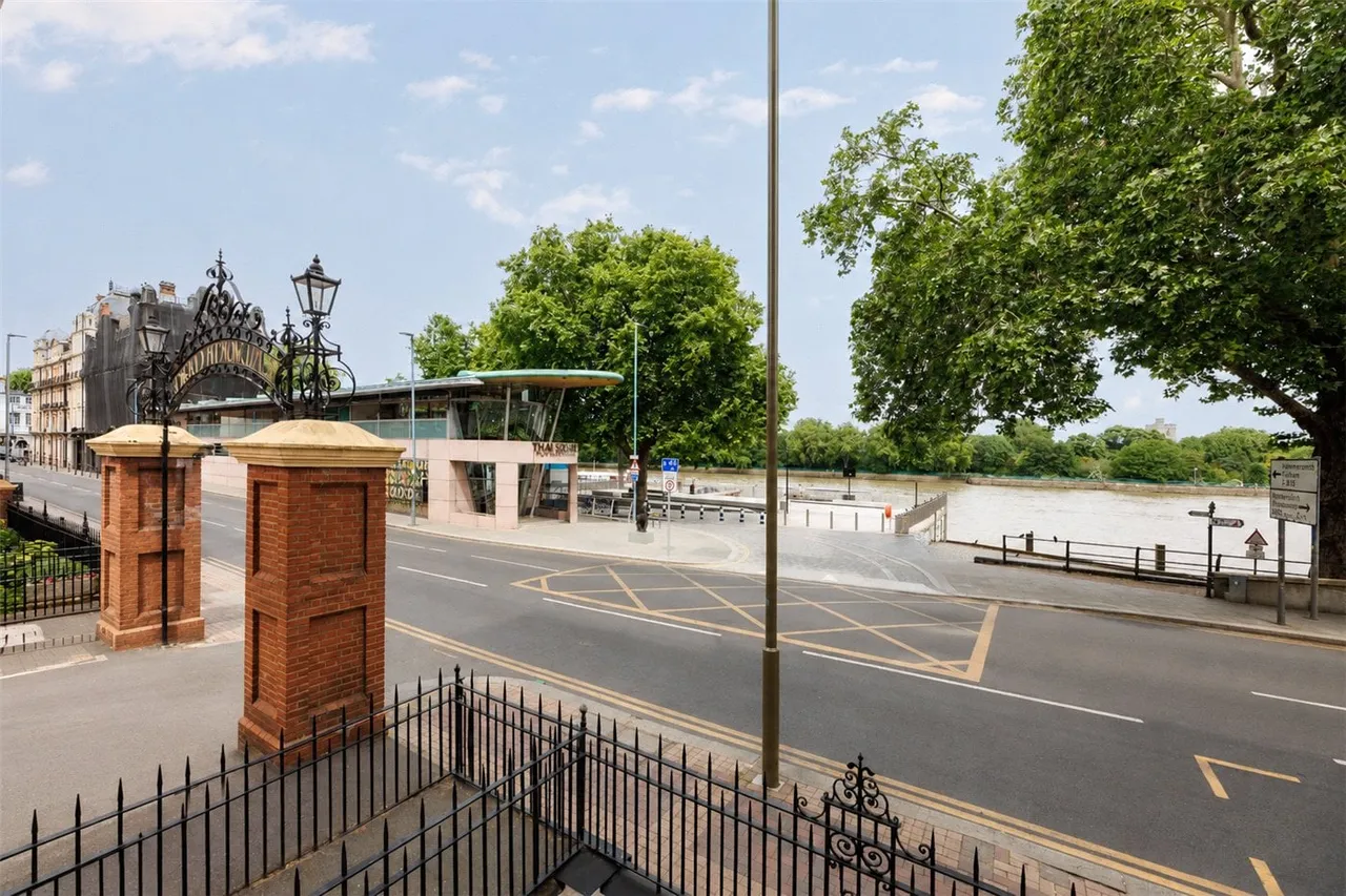 Kenilworth Court, Lower Richmond Road, London, SW15, photo 2