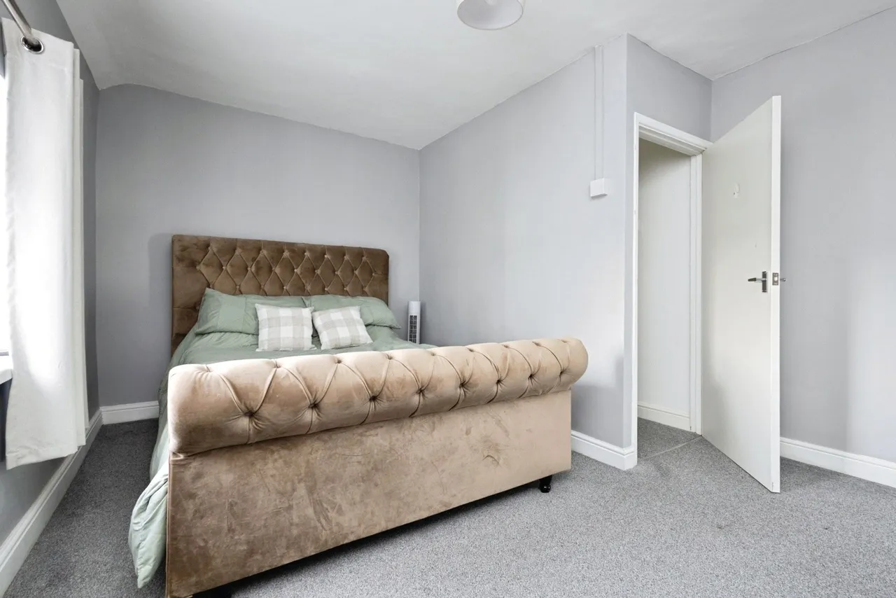 Bryngwyn Road, Llanelli, SA14, photo 11