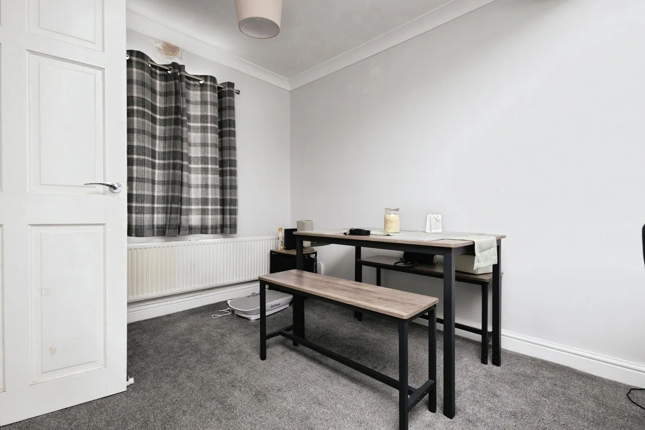 Bryngwyn Road, Llanelli, SA14, photo 6
