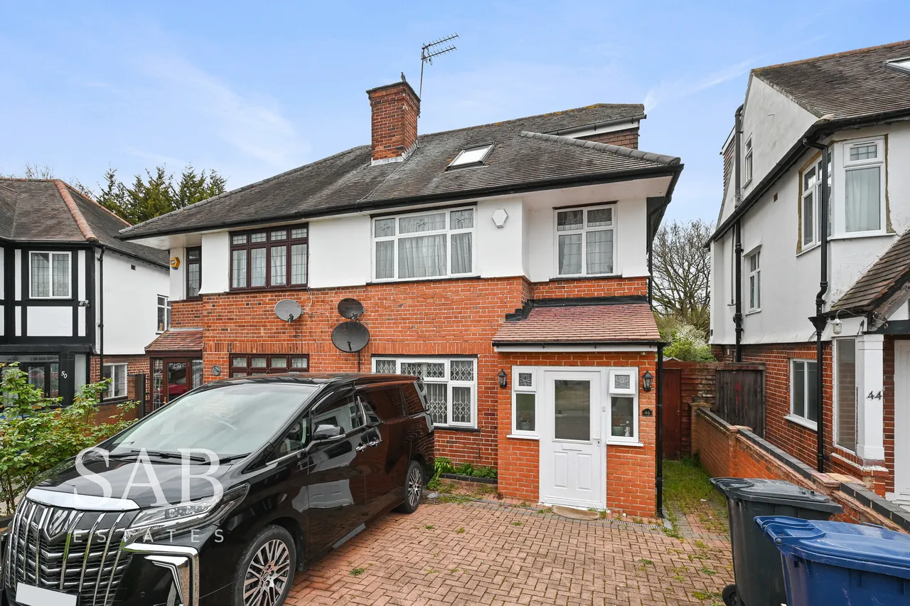 4 bed house for sale, Chinnor Crescent, Greenford, UB6