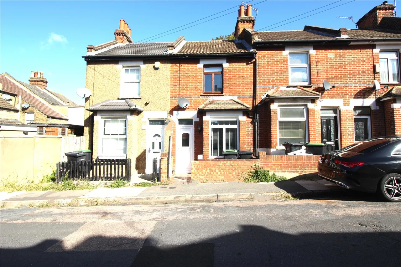 2 bed house to rent, Wingfield Road, Gravesend, DA12