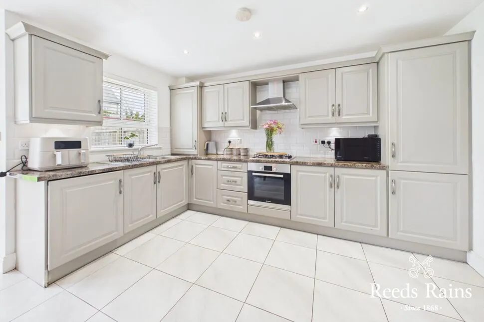 River Hill Crescent, Newtownards, BT23, photo 3