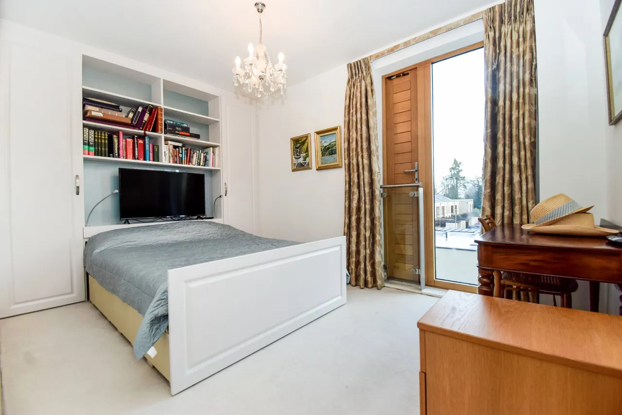 Cliveden Gages, Taplow, SL6, photo 8