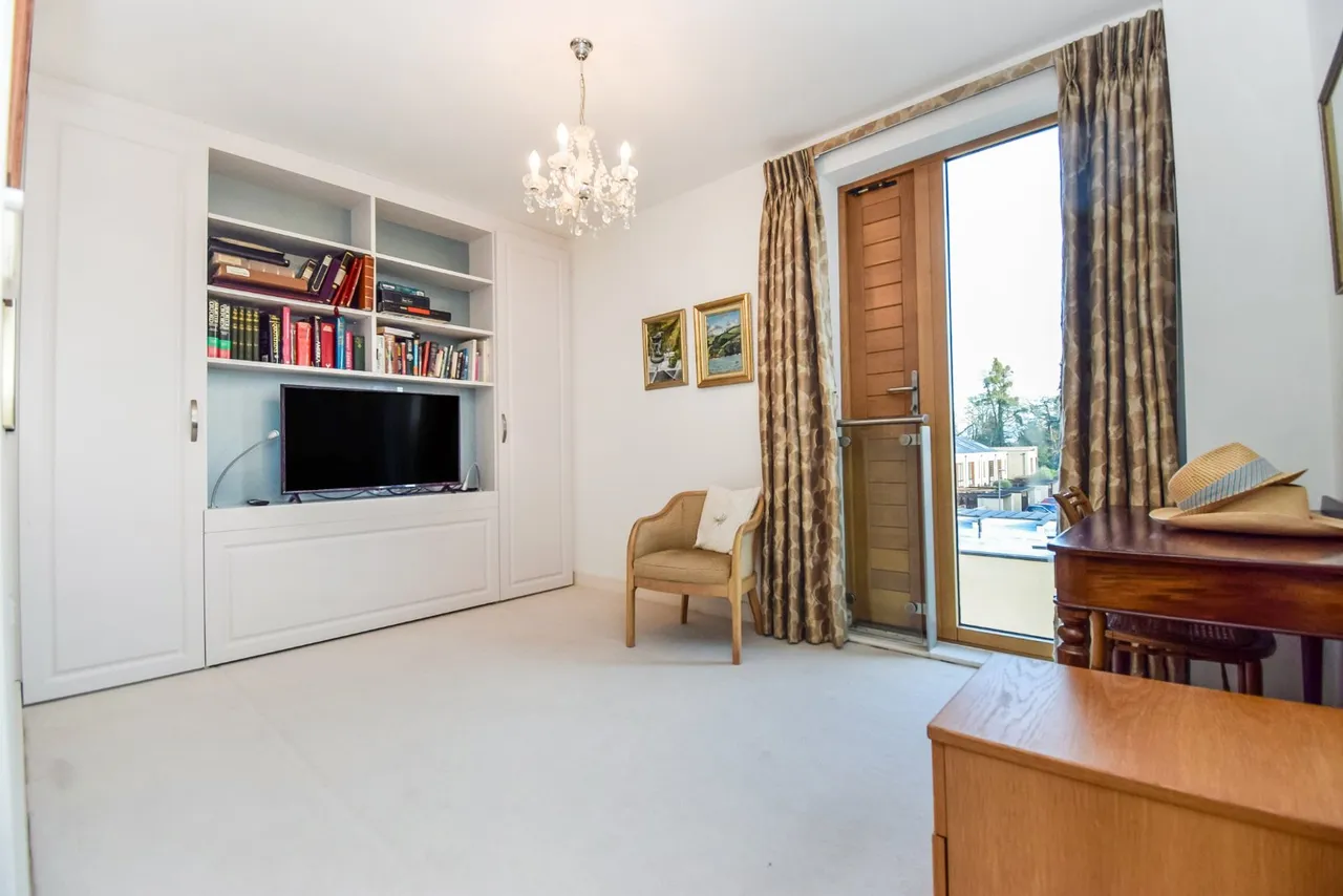 Cliveden Gages, Taplow, SL6, photo 15