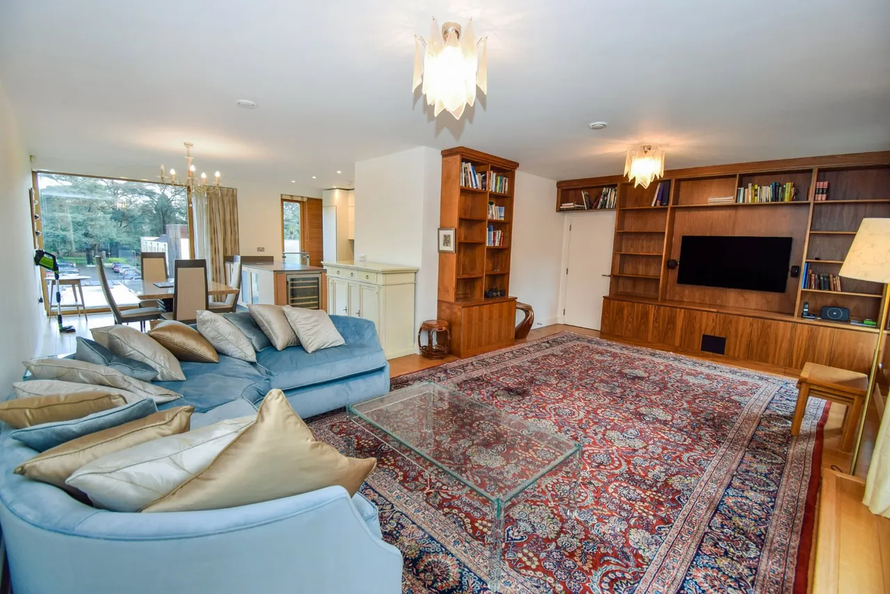 Cliveden Gages, Taplow, SL6, photo 12