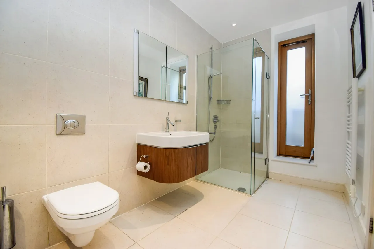 Cliveden Gages, Taplow, SL6, photo 10