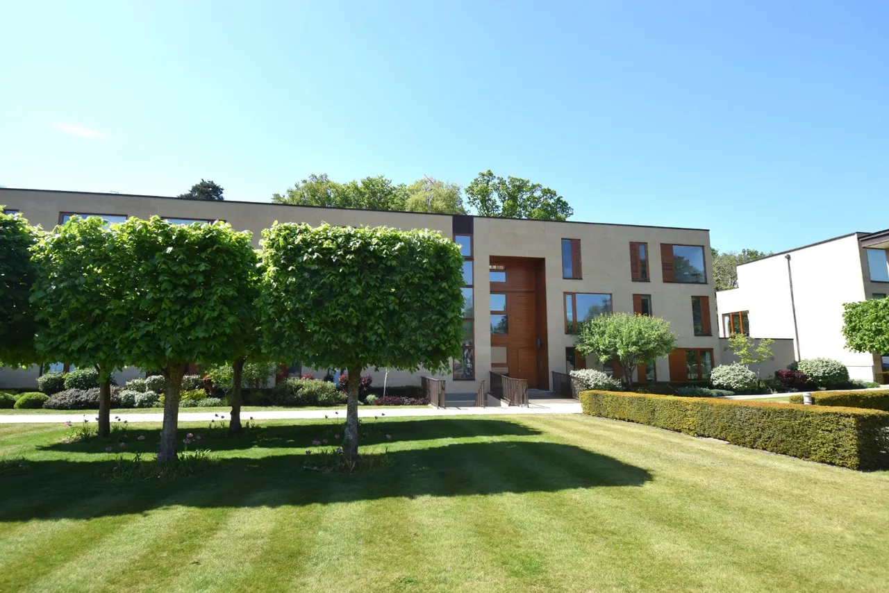 Cliveden Gages, Taplow, SL6, photo 20