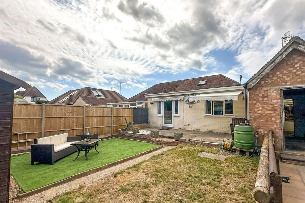 Knightscroft Close, Rustington, BN16, photo 13