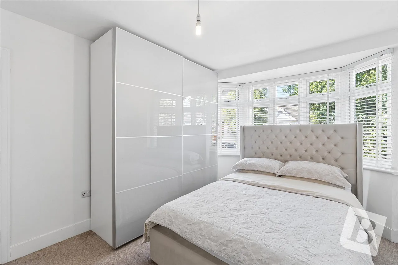 Beresford Gardens, Chadwell Heath, RM6, photo 7