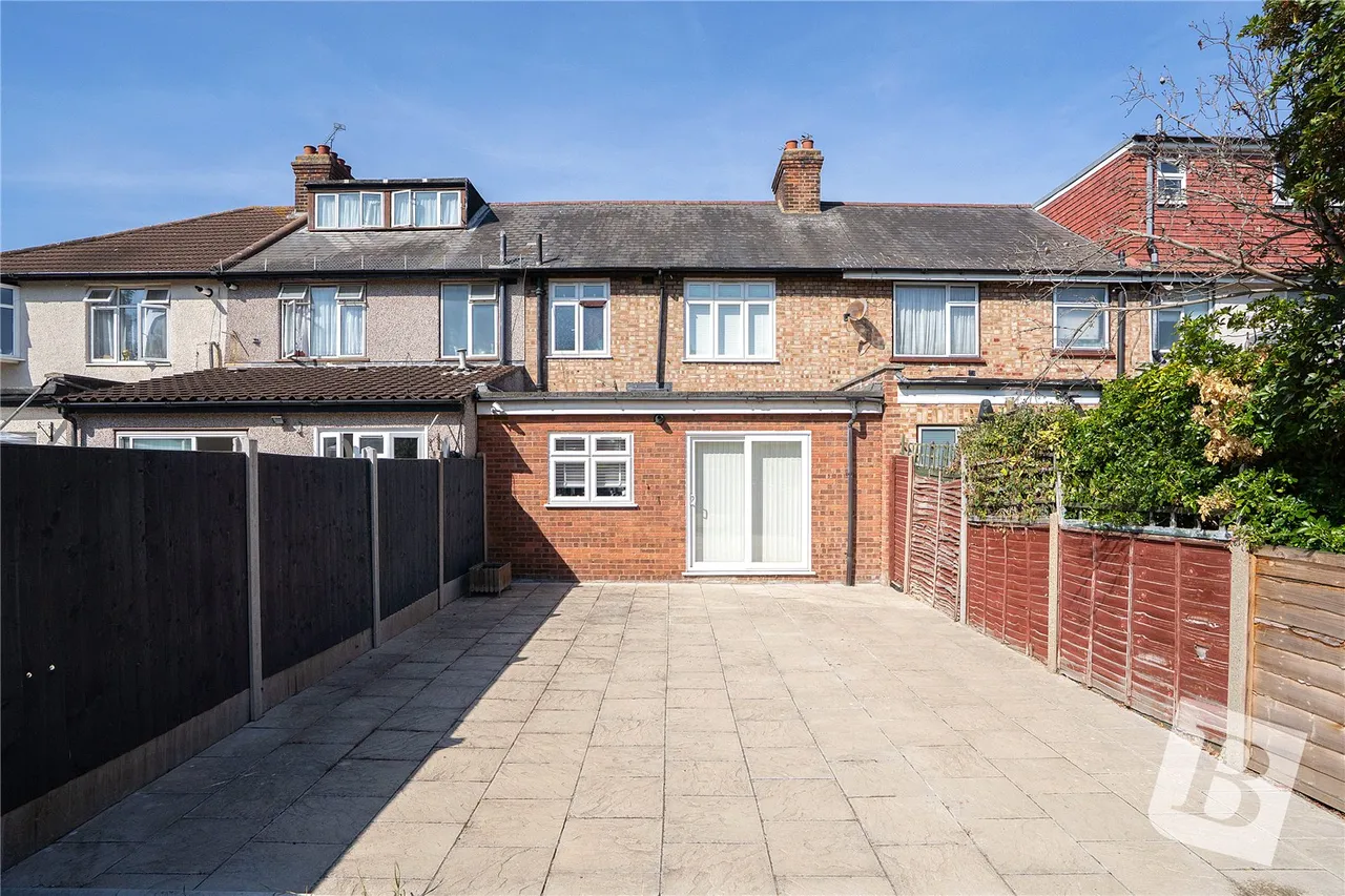 Beresford Gardens, Chadwell Heath, RM6, photo 12