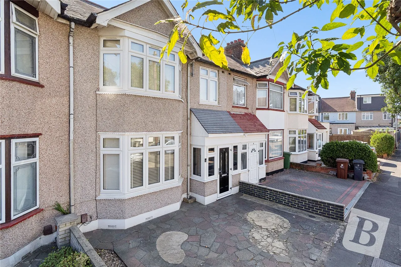 Beresford Gardens, Chadwell Heath, RM6, photo 16