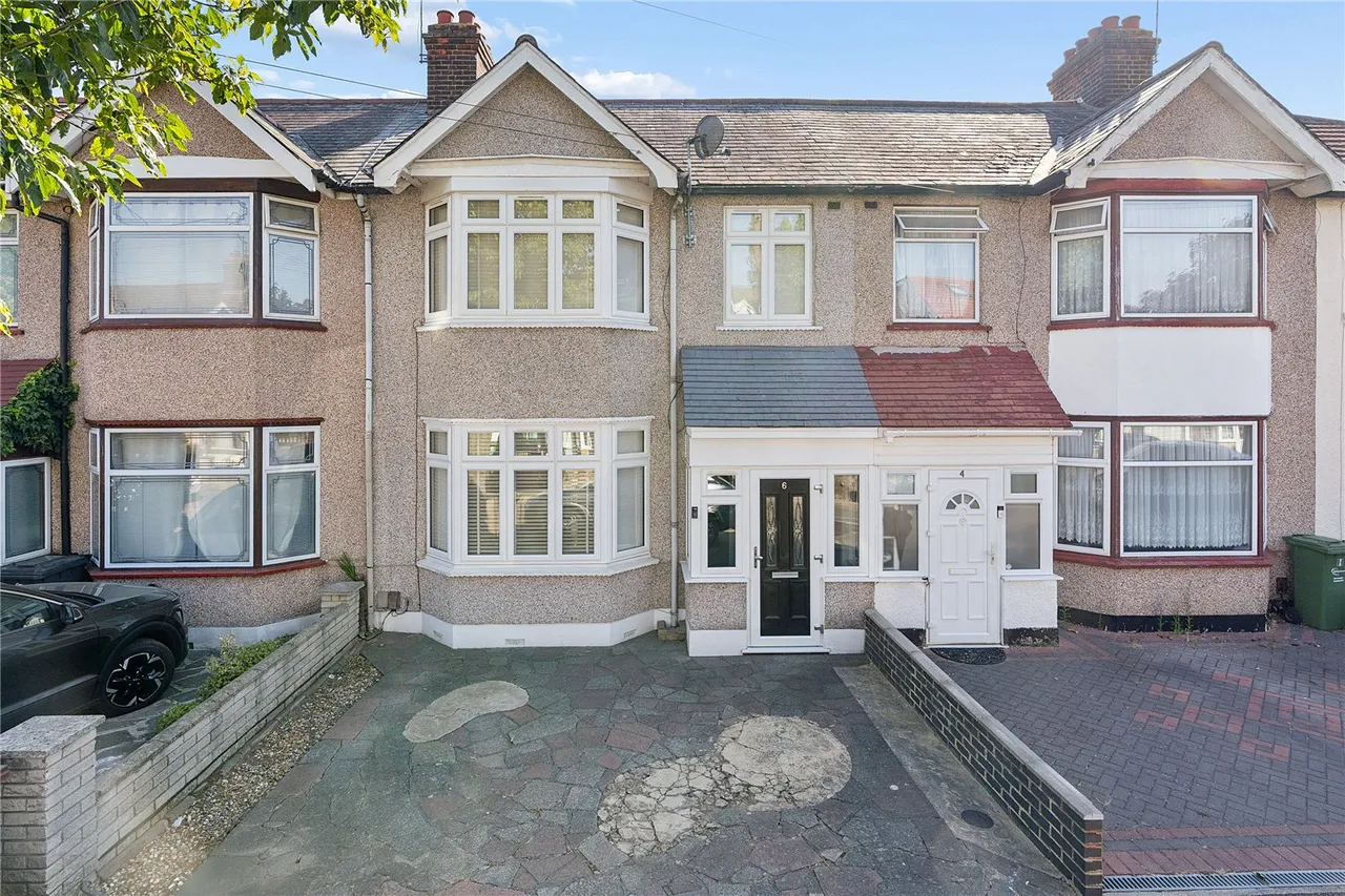 Beresford Gardens, Chadwell Heath, RM6, photo 8