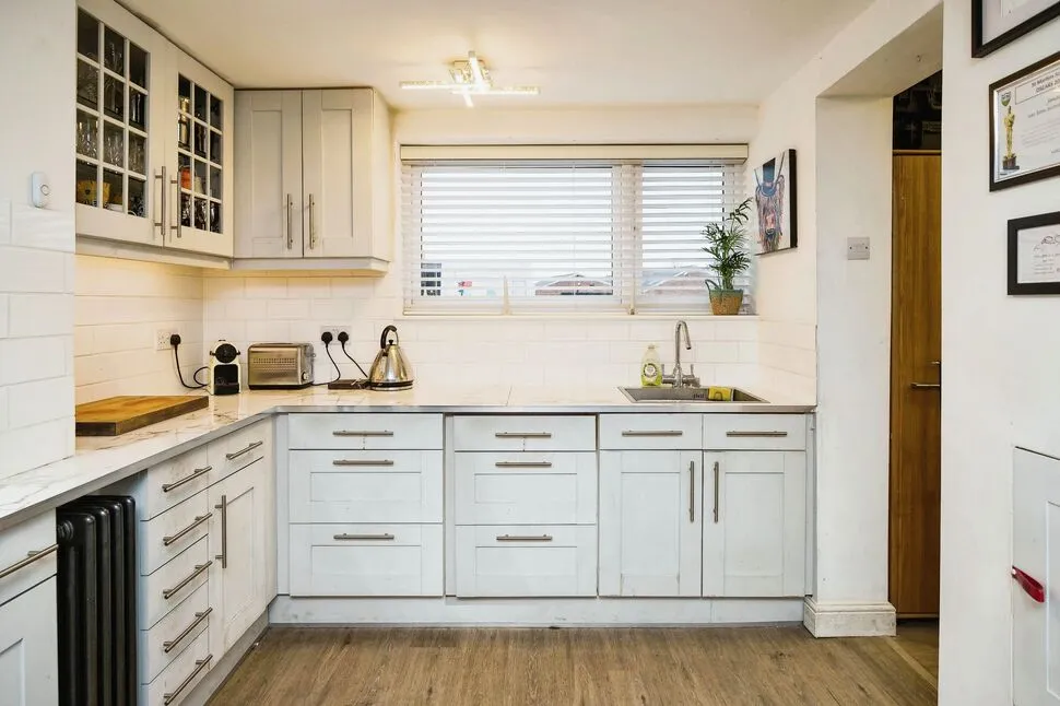 Lizbeth Close, Willow Street, Shropshire, SY11, photo 2