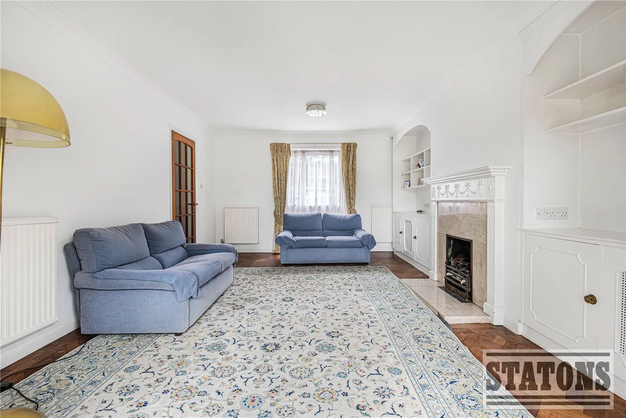 Nash Close, Elstree, Hertfordshire, WD6 3LE, photo 4