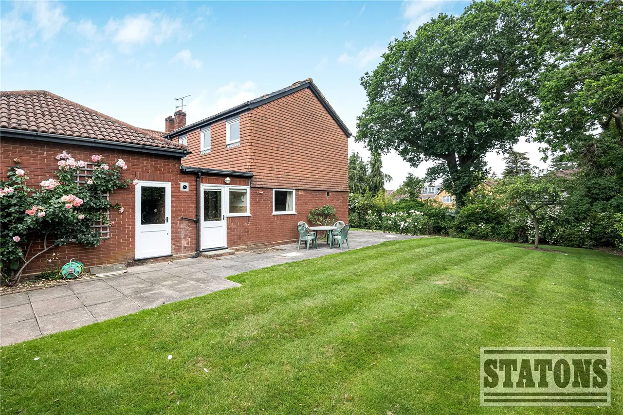 Nash Close, Elstree, Hertfordshire, WD6 3LE, photo 23